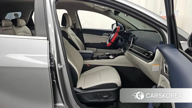 Kia Sportage 5th Generation Hybrid 2024 Серебристо-серый из Кореи, фото 2