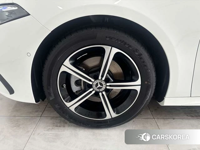 Mercedes-Benz Class A 2025 Белый из Китая, фото 2