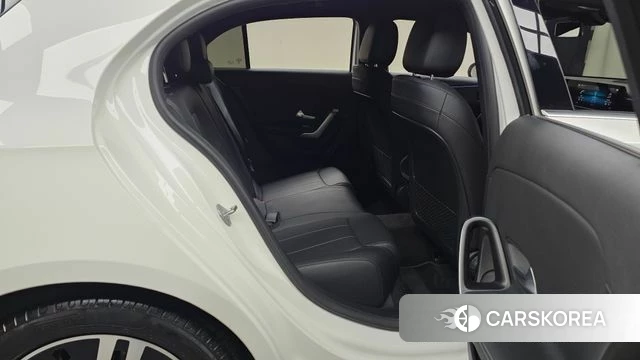 Mercedes-Benz A-Class W177 2021 Белый из Кореи, фото 2