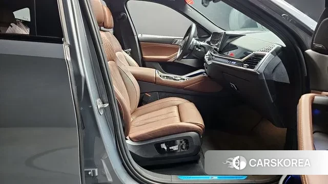 BMW X6 (G06) 2025 Серебристо-серый из Кореи, фото 2