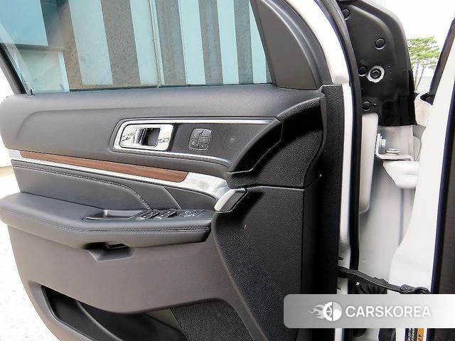 Ford Explorer 2018 Белый из Кореи, фото 2