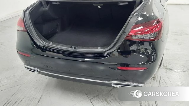 Mercedes-Benz E-Class W213 2021 Черный из Кореи, фото 2