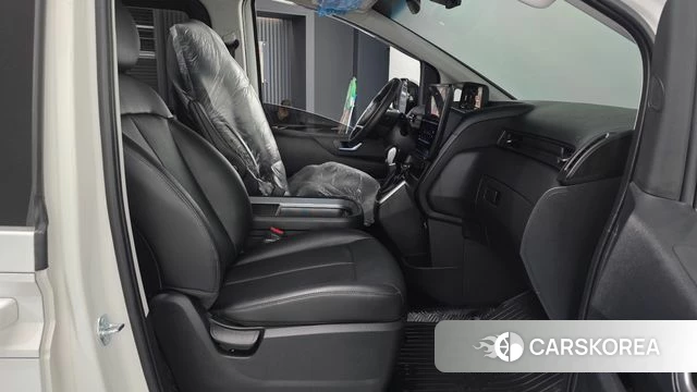 Hyundai Staria 2025 Белый из Кореи, фото 2