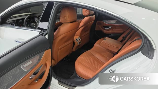 Mercedes-Benz CLS-Class C257 2023 Белый из Кореи, фото 2