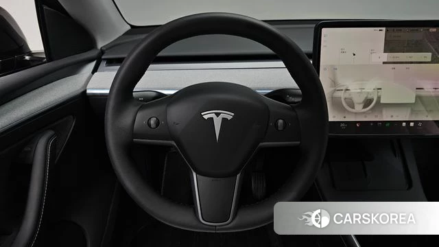 Tesla Model Y 2023 Черный из Кореи, фото 2