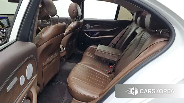 Mercedes-Benz E-Class W213 2020 Белый из Кореи, фото 2