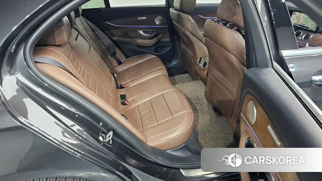 Mercedes-Benz E-Class W213 2021 Серый из Кореи, фото 2