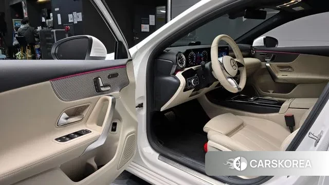 Mercedes-Benz A-Class W177 2024 Белый из Кореи, фото 2