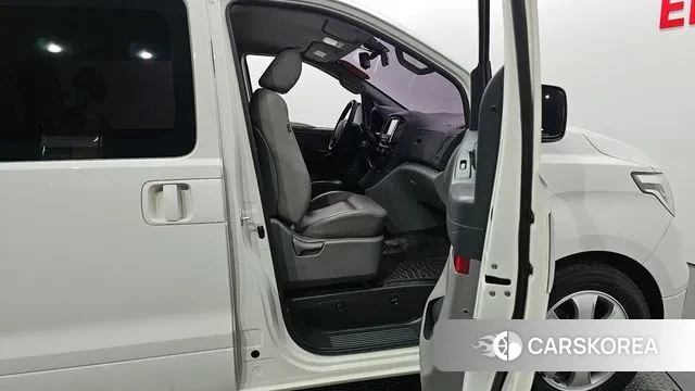 Hyundai The New Grand Starex 2018 Белый из Кореи, фото 2