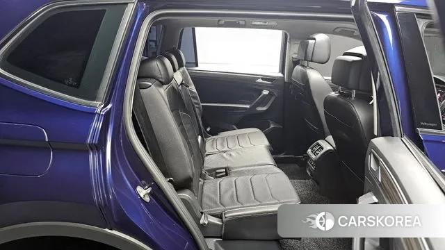 Volkswagen Tiguan Allspace 2023 Синий из Кореи, фото 2