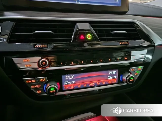 BMW 6 Series GT (G32) 2023 Черный из Кореи, фото 2