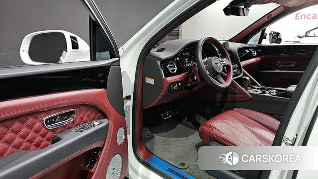 Bentley Bentayga 2022 Белый из Кореи, фото 2