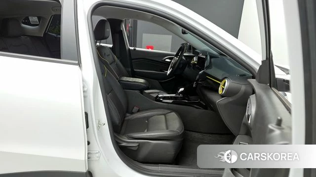 Chevrolet (GM Daewoo) Trax Crossover 2023 Белый из Кореи, фото 2