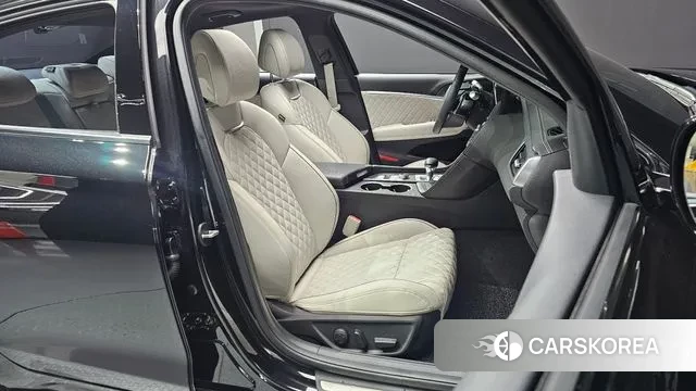 Genesis The New G70 2023 Черный из Кореи, фото 2