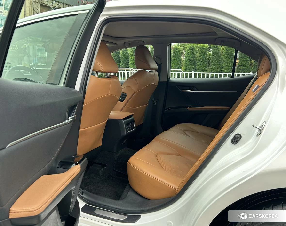 Toyota Camry 2021 Белый из Китая, фото 2