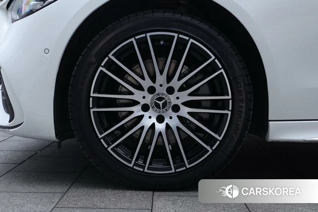 Mercedes-Benz Class C 2024 Белый из Китая, фото 2