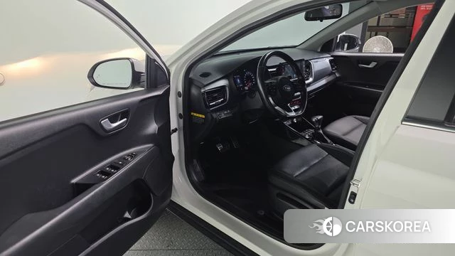 Kia Stonic 2018 Белый из Кореи, фото 2