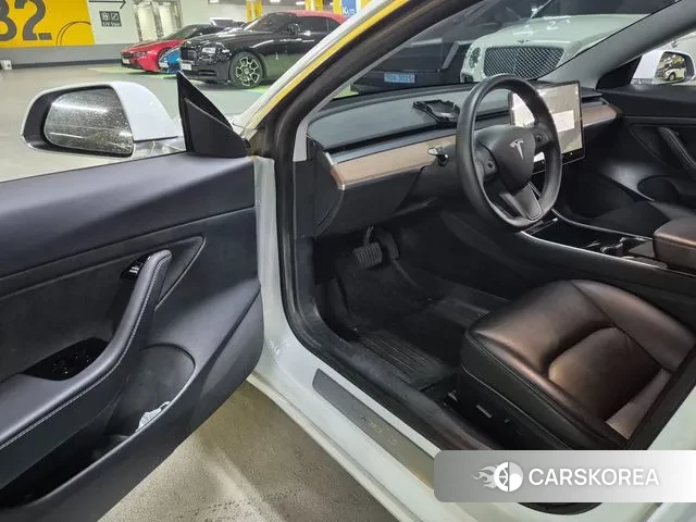 Tesla Model 3 2020 Белый из Кореи, фото 2