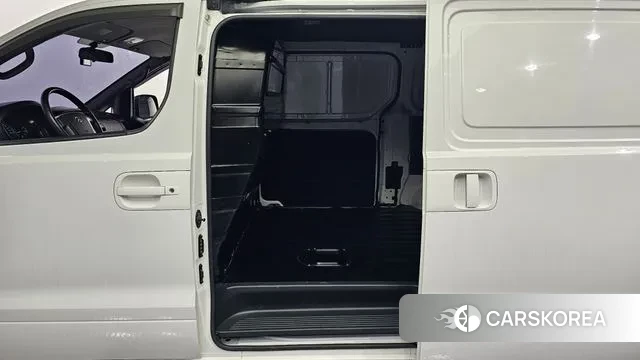 Hyundai The New Grand Starex 2019 Белый из Кореи, фото 2