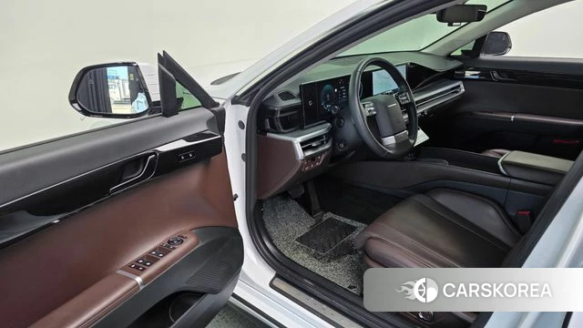 Hyundai Grandeur Hybrid (GN7) 2023 Белый из Кореи, фото 2
