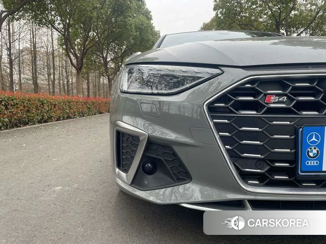 Audi S4 2021 Серебристо-серый из Китая, фото 2