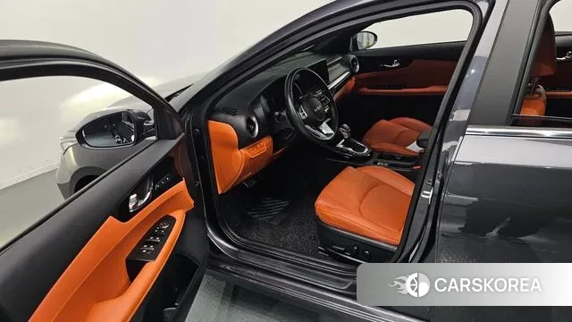 Kia The New K3 2nd generation 2023 Серый из Кореи, фото 2