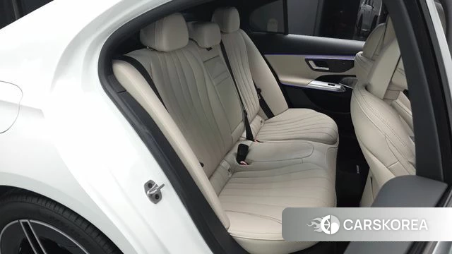 Mercedes-Benz E-Class W214 2025 Белый из Кореи, фото 2