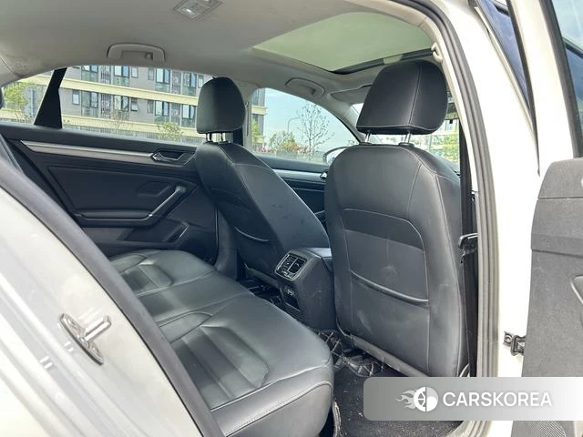Volkswagen Lingdu 2018 Белый из Китая, фото 2