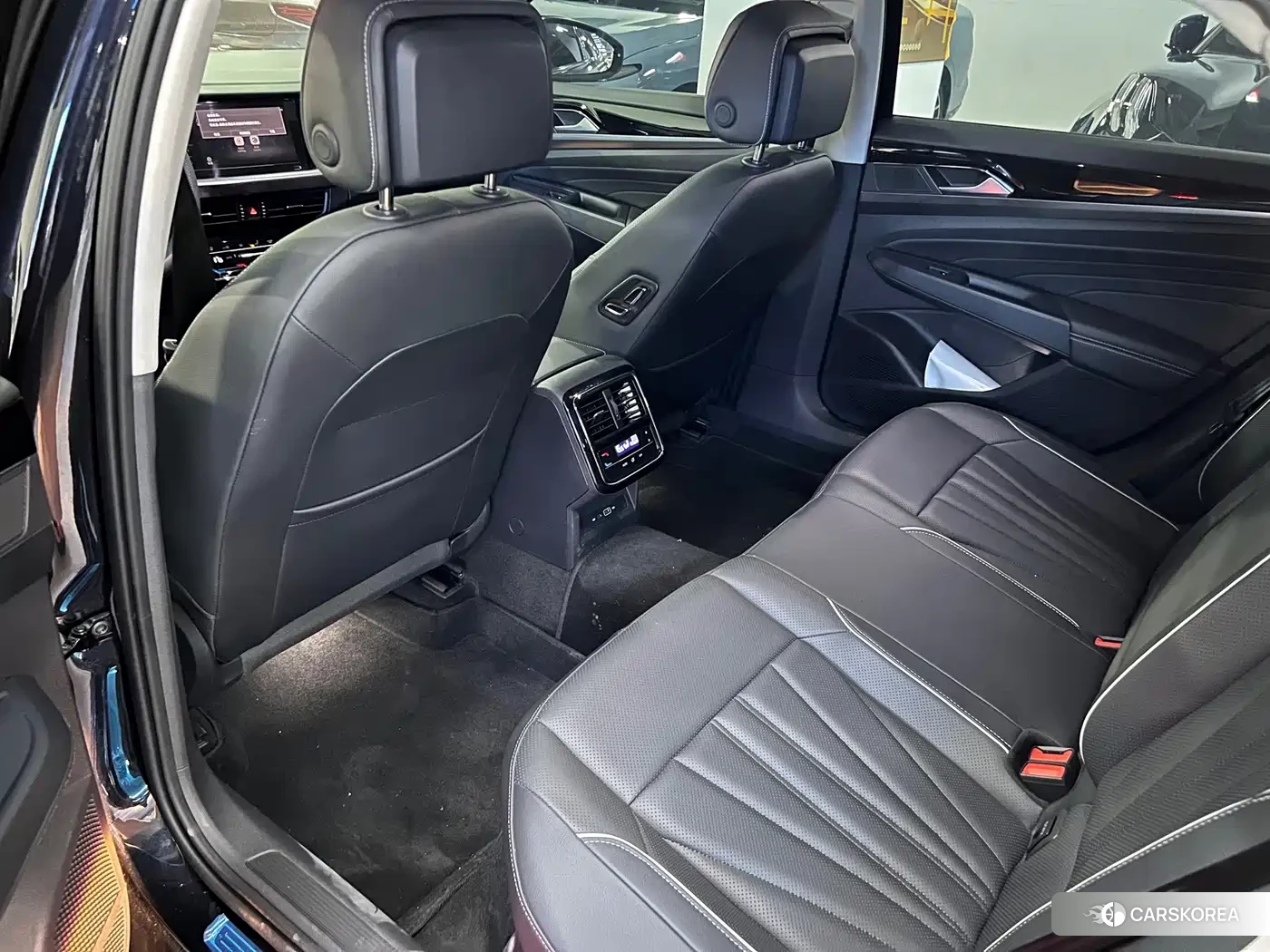 Volkswagen Passat 2024 Черный из Китая, фото 2