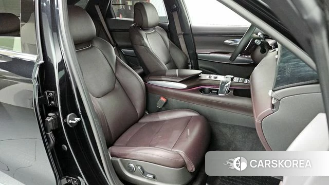 Genesis GV70 2022 Черный из Кореи, фото 2