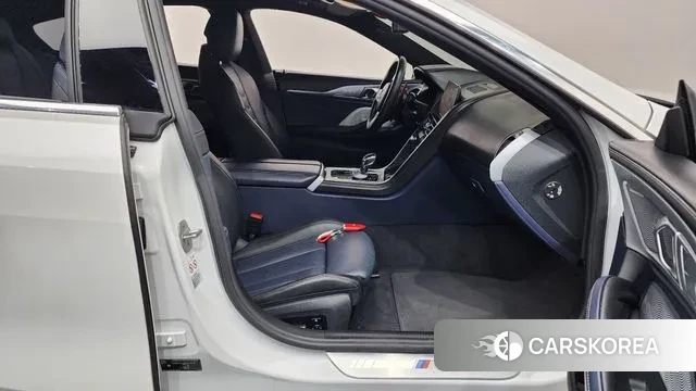 BMW 8 Series (G15) 2020 Белый из Кореи, фото 2