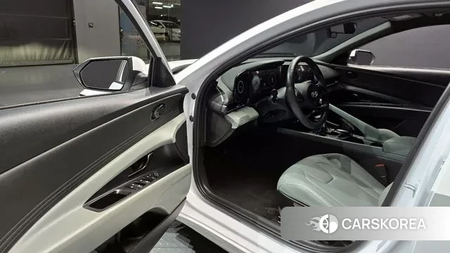 Hyundai The New Avante (CN7) 2023 Белый из Кореи, фото 2