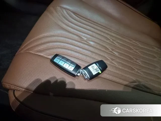 Genesis G80 (RG3) 2022 Черный из Кореи, фото 2