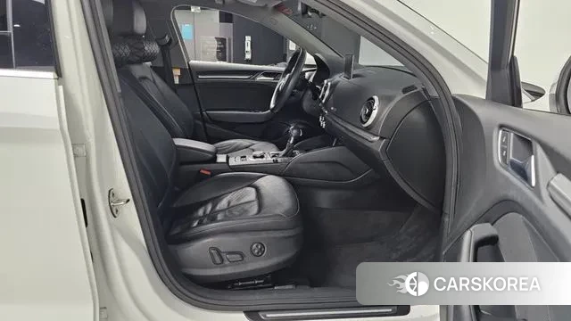 Audi New A3 2018 Белый из Кореи, фото 2