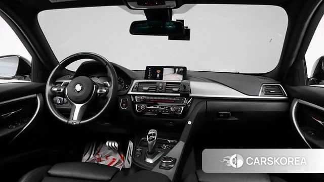 BMW 3 Series (F30) 2018 Белый из Кореи, фото 2