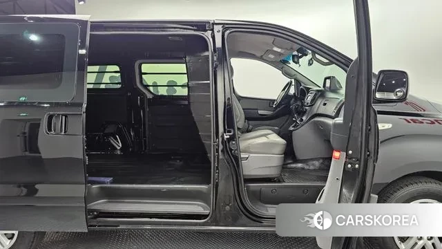 Hyundai The New Grand Starex 2019 Черный из Кореи, фото 2