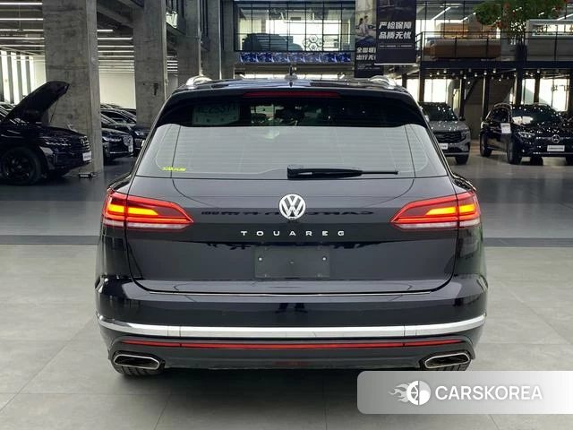 Volkswagen Touareg 2019 Черный из Китая, фото 2