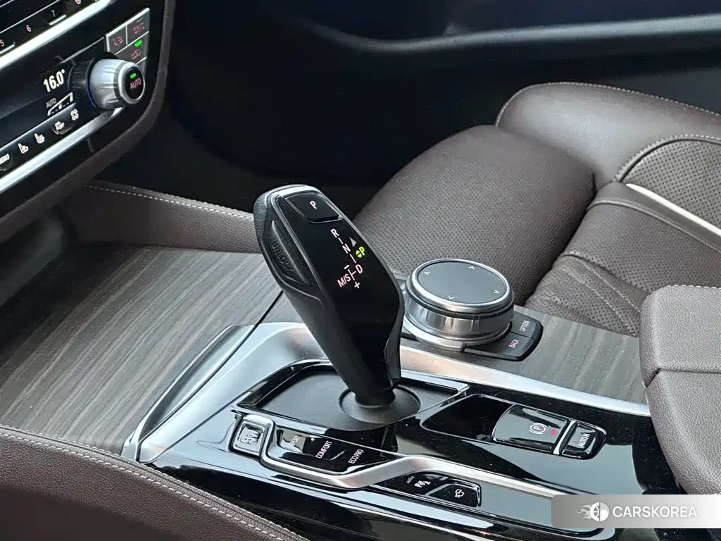 BMW 5 series 2023 Черный из Китая, фото 2