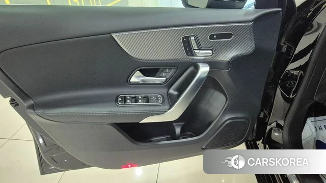 Mercedes-Benz A-Class W177 2024 Черный из Кореи, фото 2