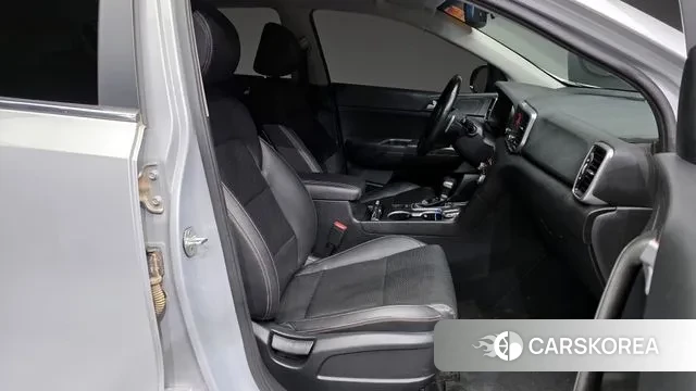 Kia Sportage The Bold 2020 Серебристо-серый из Кореи, фото 2