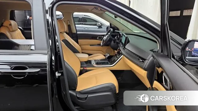 Kia Carnival 4th generation 2023 Черный из Кореи, фото 2