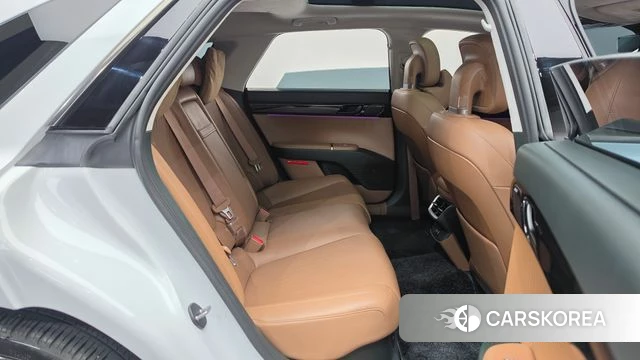 Hyundai Grandeur Hybrid (GN7) 2023 Белый из Кореи, фото 2