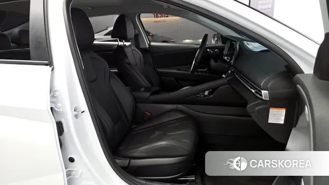 Hyundai The New Avante Hybrid (CN7) 2025 Белый из Кореи, фото 2