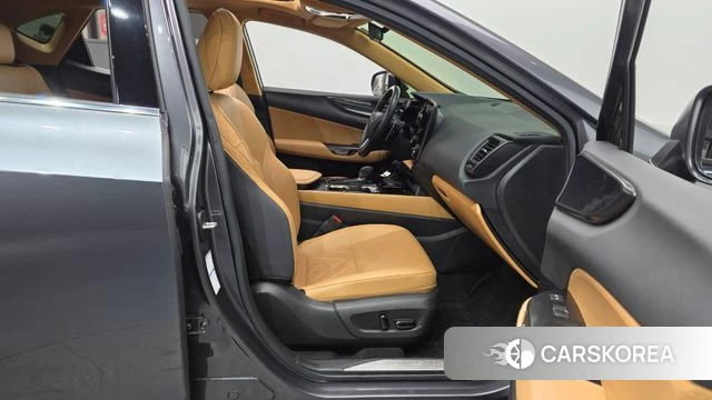 Lexus NX350h Second generation 2023 Серый из Кореи, фото 2