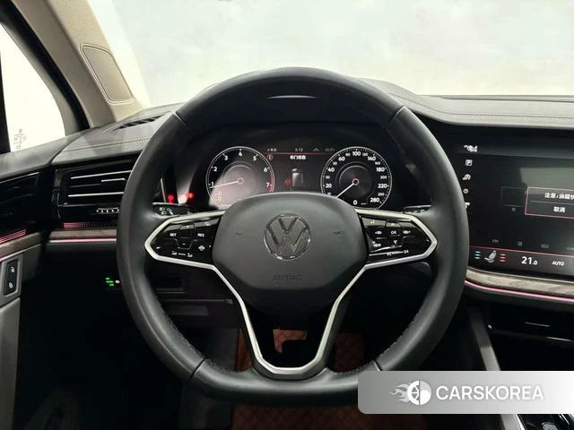 Volkswagen Touareg 2024 Черный из Китая, фото 2