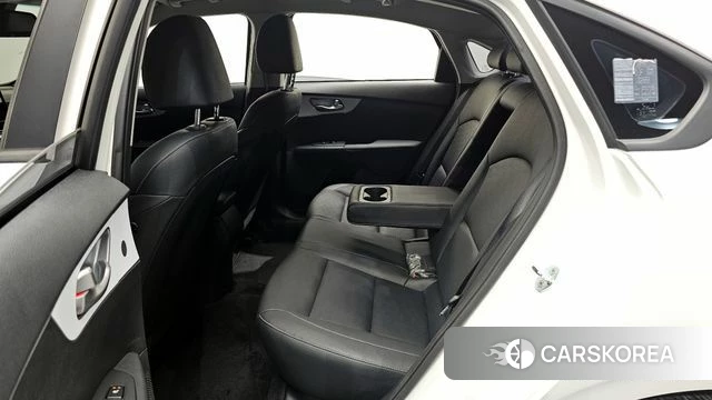 Kia The New K3 2nd generation 2021 Белый из Кореи, фото 2