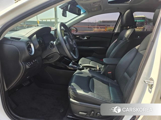 Kia The New K3 2nd generation 2021 Белый из Кореи, фото 2