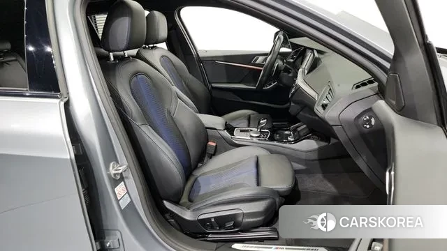 BMW 1 Series (F40) 2023 Серый из Кореи, фото 2