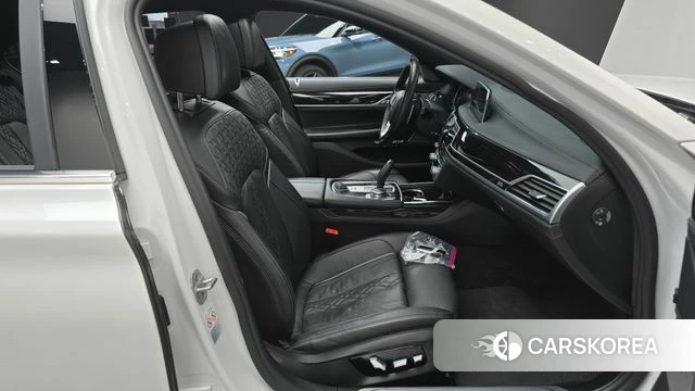 BMW 7 Series (G11) 2018 Белый из Кореи, фото 2