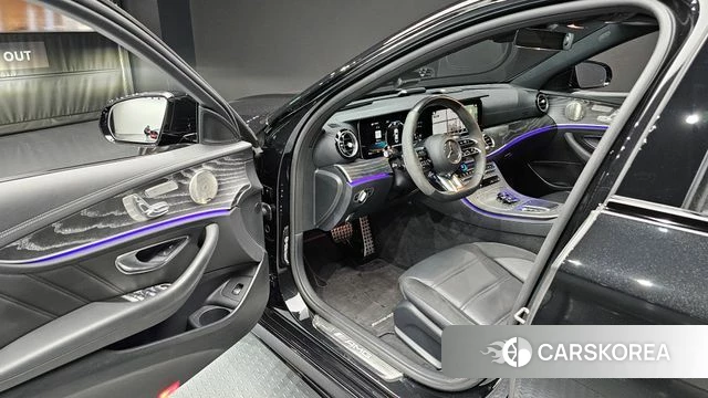 Mercedes-Benz E-Class W213 2023 Черный из Кореи, фото 2